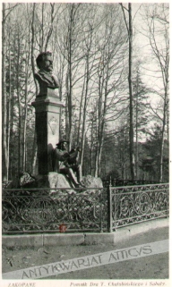 [pocztówka, lata 1920-te] Zakopane. Pomnik Dra T. Chałubińskiego i Sabały