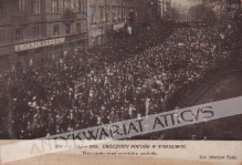 [pocztówka, 1916] 3 maj 1916. Uroczysty pochód w Warszawie. Niezorganizowani uczestnicy pochodu