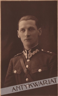 [fotografia na papierze pocztówkowym, 1927] [Oficer w mundurze]