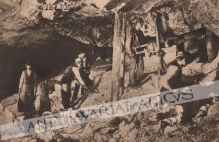 [pocztówka, lata 20-te] Wieliczka. Górnicy przy pracy