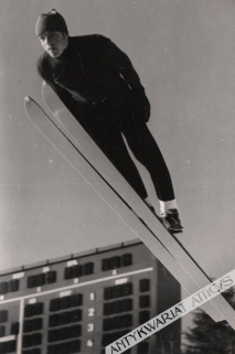 [fotografia, lata 1970-te] Skok narciarski Kazimierza Długopolskiego