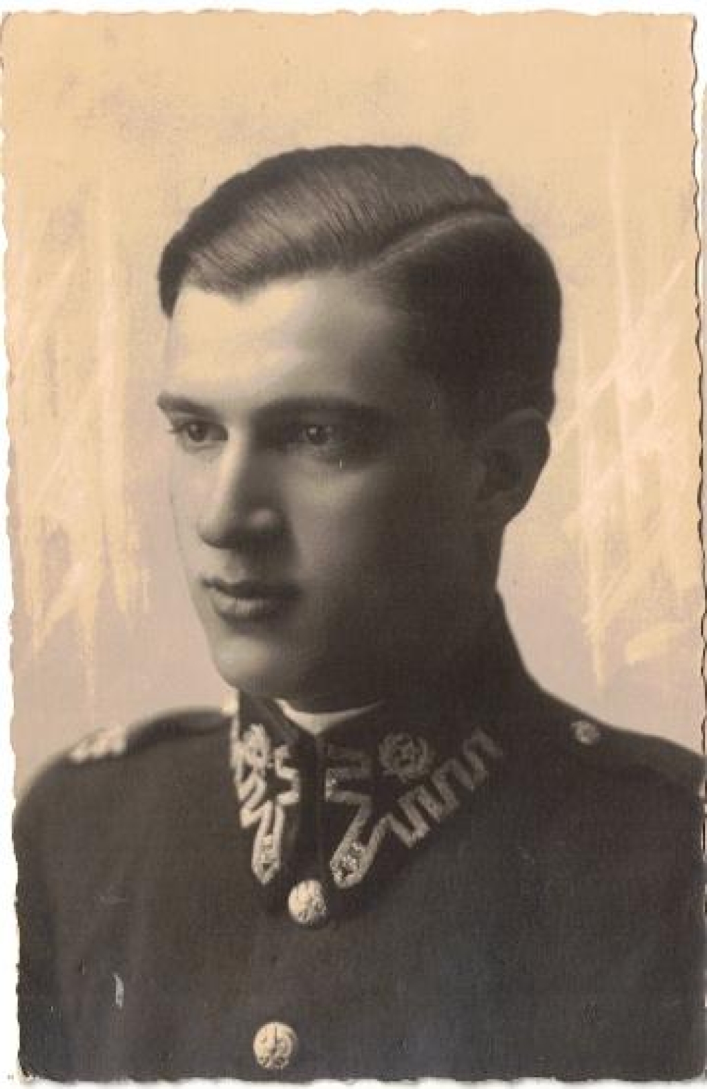 [fotografia na papierze pocztówkowym, ok. 1930]  Oficer