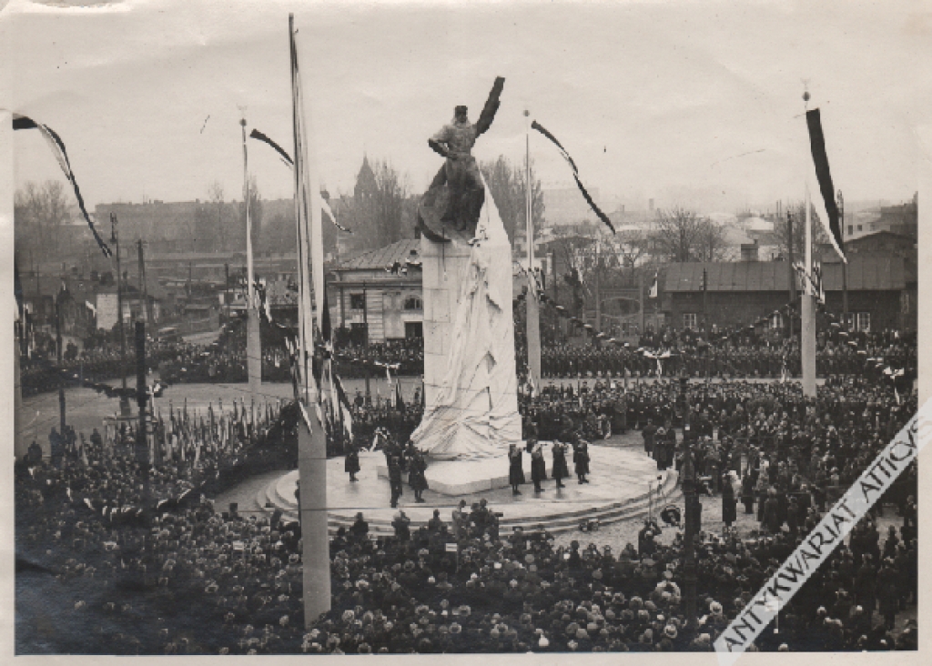[fotografia, 1932] [Odsłonięcie pomnika lotnika w Warszawie przy placu Unii Lubelskiej, 11 listopada 1932 r.]