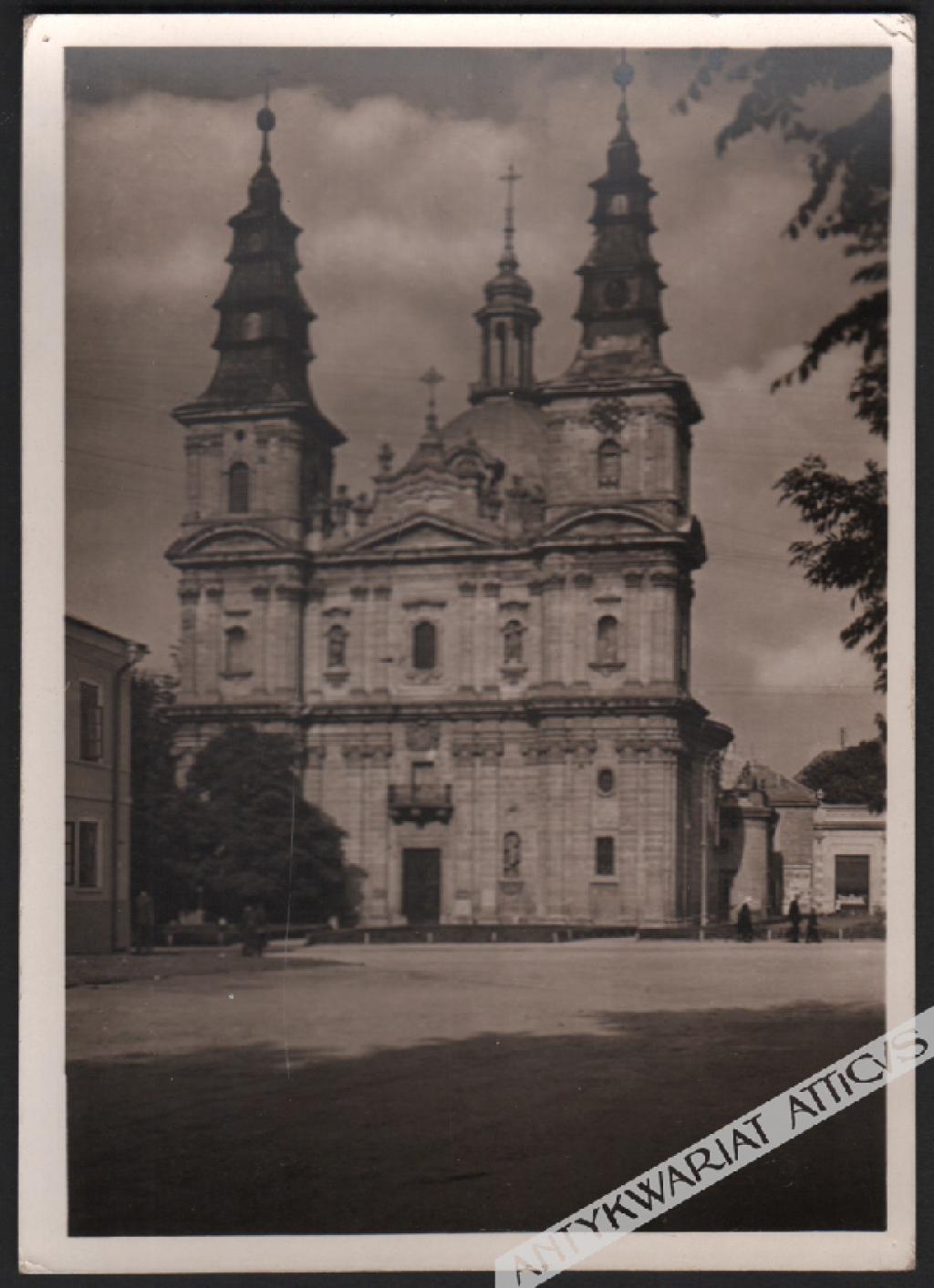 [pocztówka, 1938] Tarnopol. Kościół oo. Dominikanów