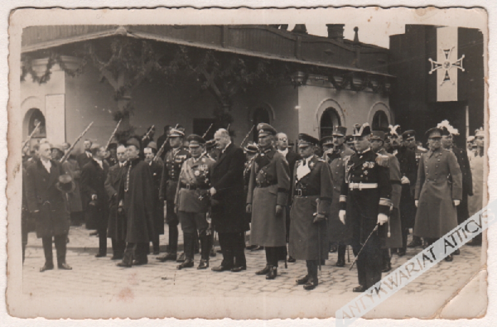 [fotografia na papierze pocztówkowym, 1935] Delegacja III Rzeszy na uroczystości pogrzebowe marszałka Józefa Piłsudskiego, 17-18 maja 1935 r.