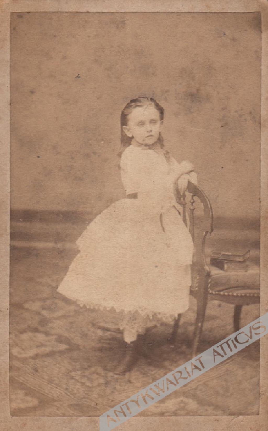 [fotografia, ok. 1880] [portret dziewczynki]