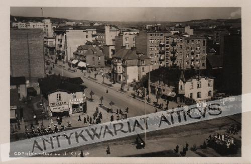 [fotografia na papierze pocztówkowym, lata 30-te] Gdynia - widok na ul. 10 lutego