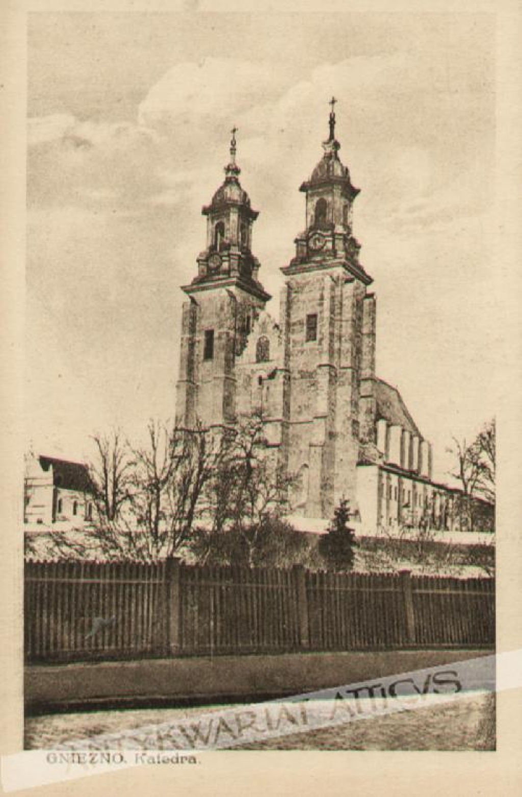 [pocztówka, lata 1920] Gniezno. Katedra
