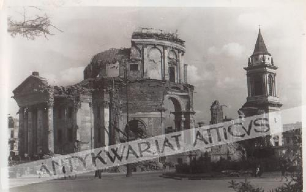 [fotografia, ok. 1945] Ruiny Kościoła św. Aleksandra na Placu Trzech Krzyży