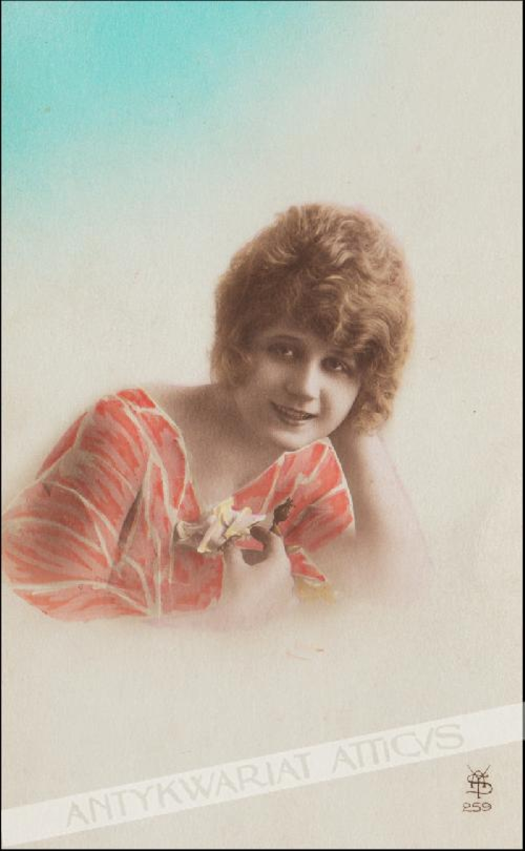 [pocztówka ok. 1927] [Portret kobiety]