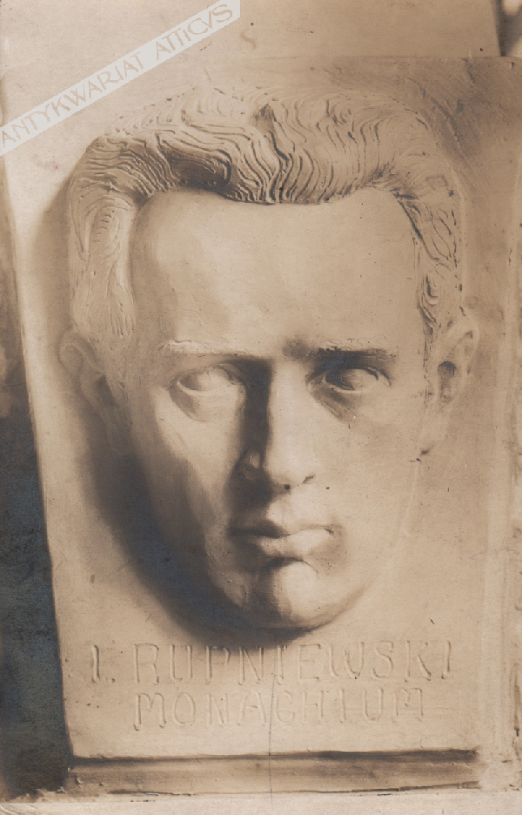 [pocztówka, ok. 1910] Jerzy Rupniewski. Monachium [płaskorzeźba]
