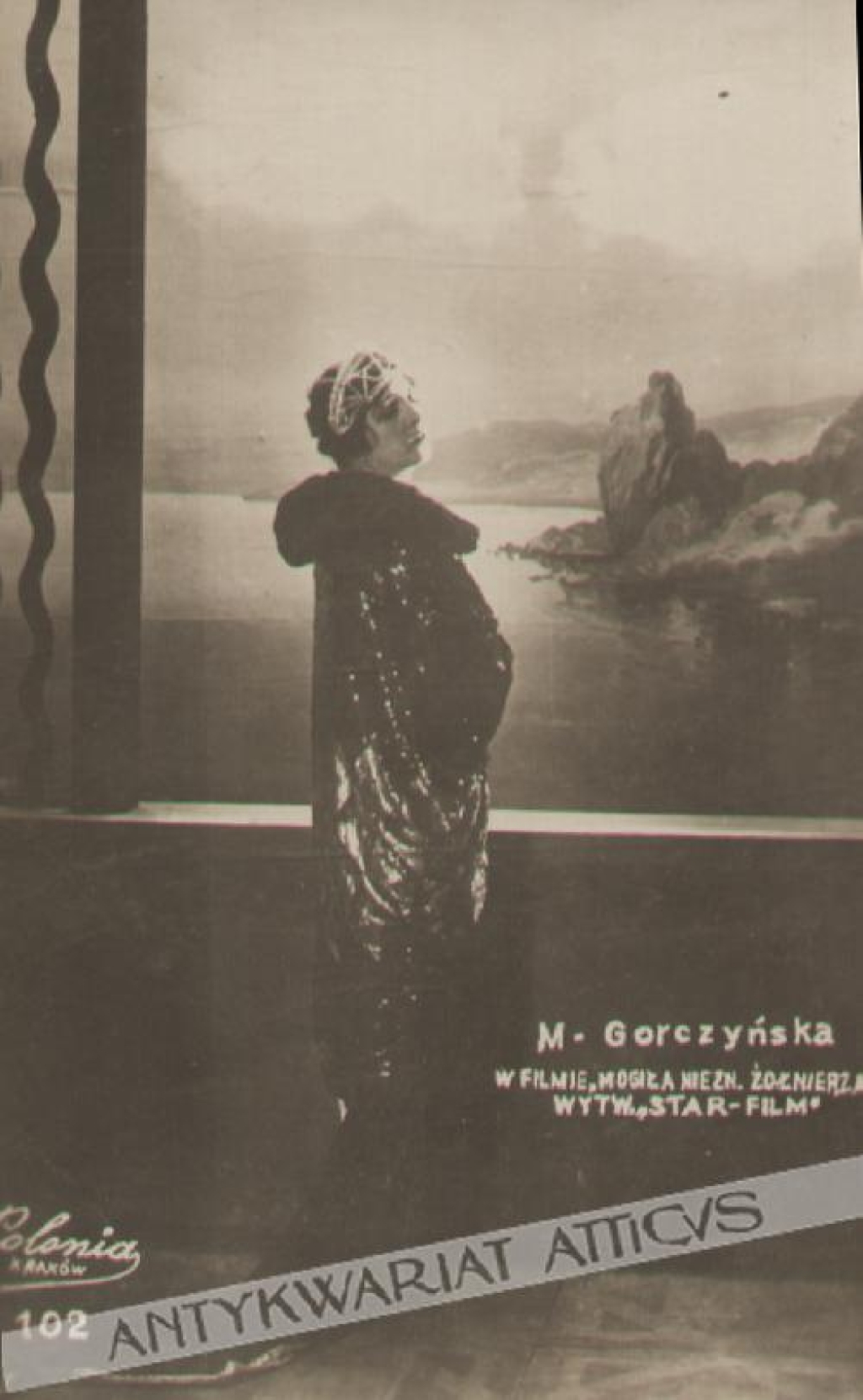 [pocztówka, lata 20] M. Gorczyńska w filmie \"Mogiła nieznanego żołnierza\"