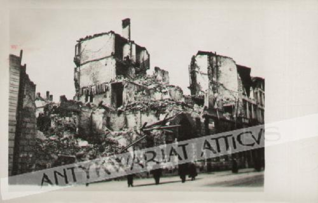 [fotografia na papierze pocztówkowym, ok. 1939 r.] Warszawa, wrzesień 1939 r., ul. Nowy Świat