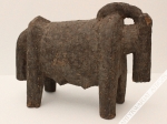 [poł. XX w, Mali, plemię Dogon] Kultowa rzeźba mitologicznego stwora Dogonów (Altara)